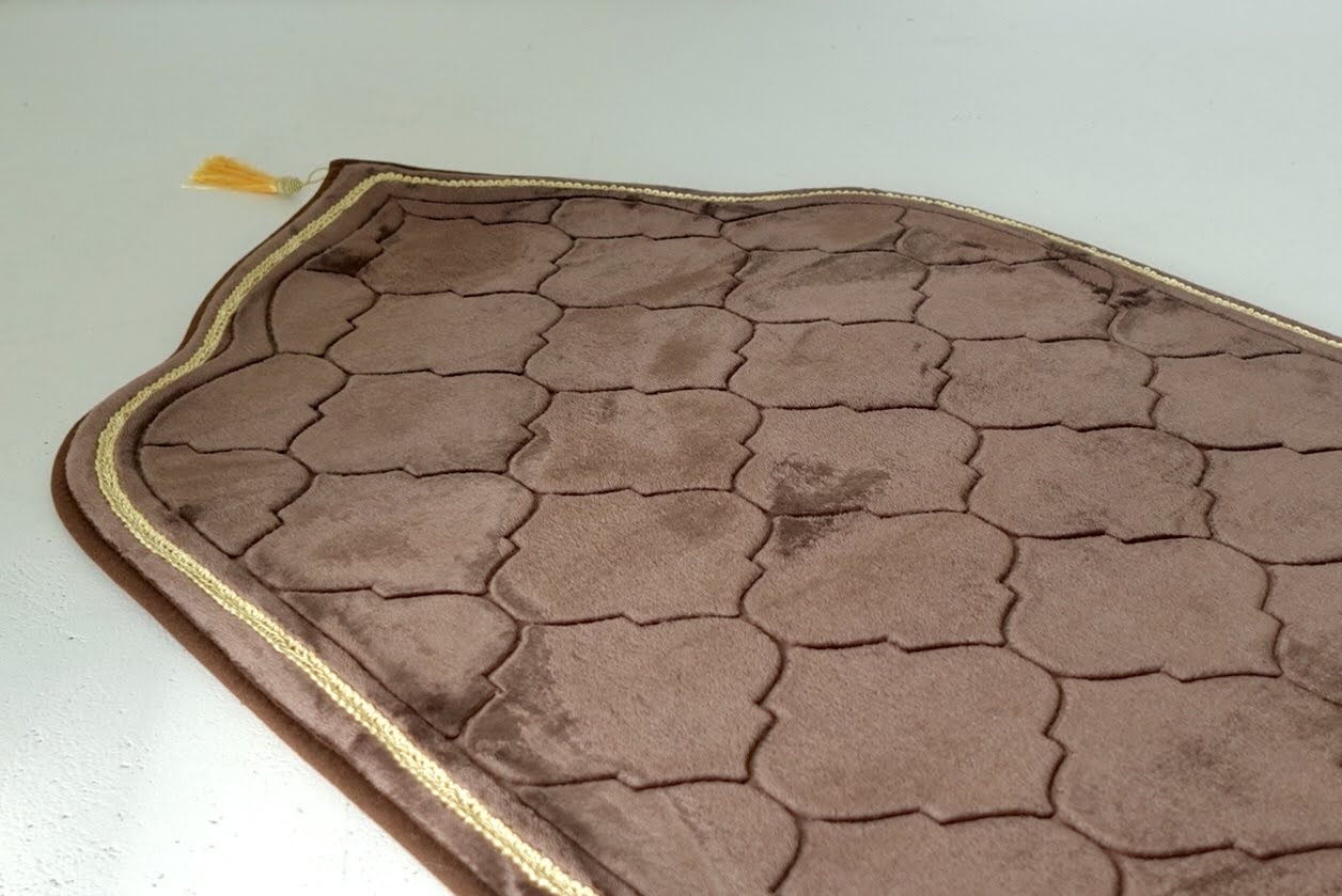 The Plush Prayer Mat - Hazel Mocha