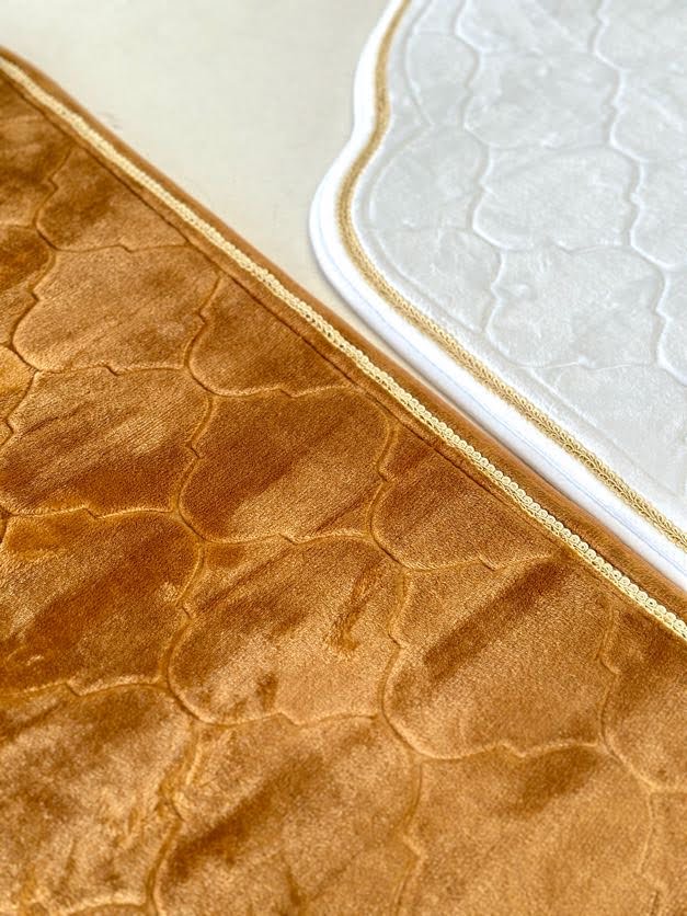 The Plush Prayer Mat - Royal Gold